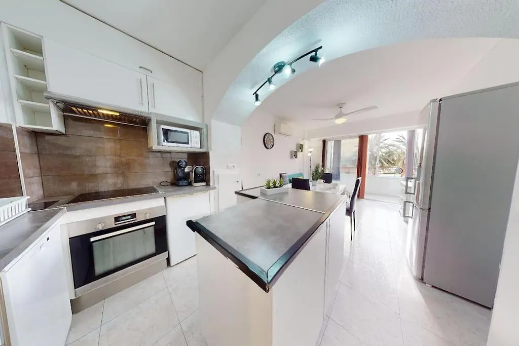 Appartement 60 M2,Piscine, Commerce Roses